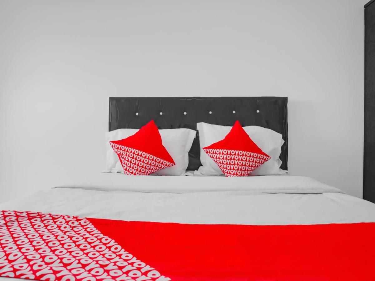 Oyo 90241 Sirooms Apartmen Gunung Putri Bogor Ngoại thất bức ảnh