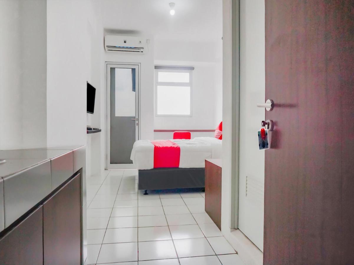 Oyo 90241 Sirooms Apartmen Gunung Putri Bogor Ngoại thất bức ảnh